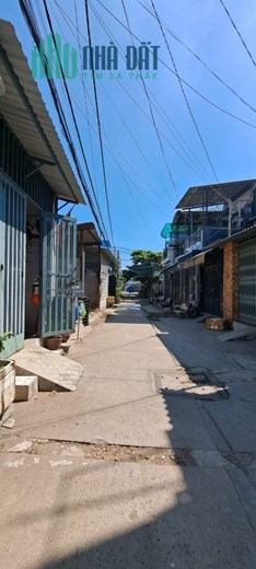 Chủ ngộp bán nhà liên khu 4-5,hẻm 5m, 52m2 chỉ 2,29 tỷ, sổ sẵn