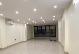 Cho thuê sàn Văn Phòng đẹp thoáng ô tô đỗ tại 232 Yên Hòa - Cầu Giấy