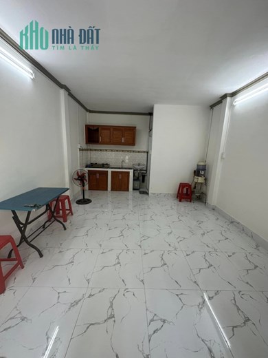 Bán nhà Tân Bình, chỉ 3.2 tỷ HXH Lạc Long Quân, 24m2 ngang 3.7m.
