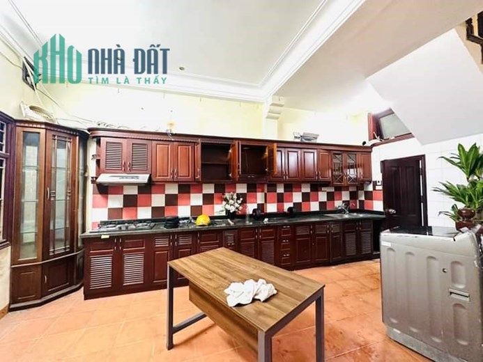 Bán Nhà Phố Lạc Long Quân CẦU GIẤY 50m2 x 4 tầng , căn góc , kinh doanh , giá chỉ 9,X TỶ