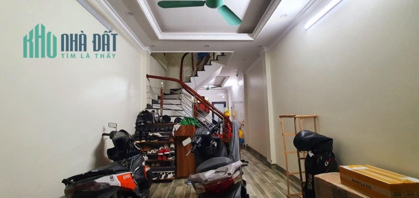 Nhà Minh Khai mặt ngõ, trước nhà rộng, từ nhà ra Times City 500m, 3.5 tỷ.