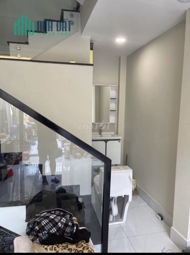 Mặt tiền kinh doanh. Dương Đức Hiền. Tân Phú. 4 tầng BTCT. Nhỉnh 4 Tỷ.