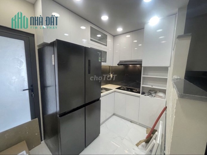 Mặt tiền kinh doanh. Dương Đức Hiền. Tân Phú. 4 tầng BTCT. Nhỉnh 4 Tỷ.