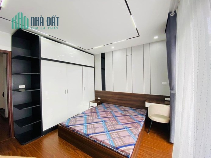 Bán nhà Hoàng Cầu, 43m2 giá 4,7 tỷ đẹp ở luôn