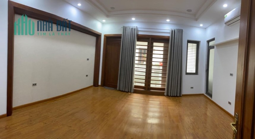 BÁN NHÀ ĐÀO TẤN NGÕ THÔNG ,GẦN TRƯỜNG ,HỒ,CÔNG VIÊN 63M 5T 7.8TỶ