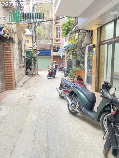 Bán nhà phố Trung Liệt, Đống Đa, lô góc, ô tô đỗ cửa, ngõ thông, 41m2, mặt tiền 4m, giá 6.1 tỷ