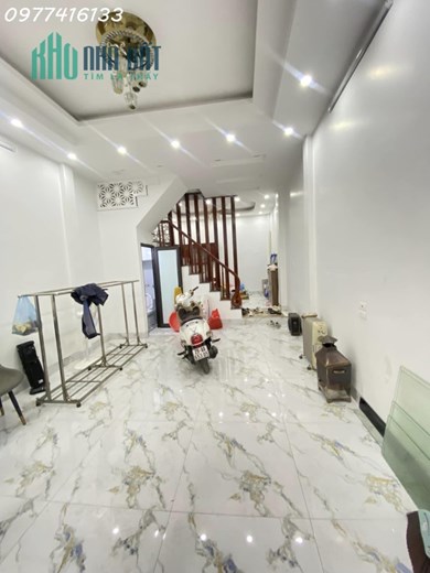Bán nhà phố Trung Liệt, Đống Đa, lô góc, ô tô đỗ cửa, ngõ thông, 41m2, mặt tiền 4m, giá 6.1 tỷ
