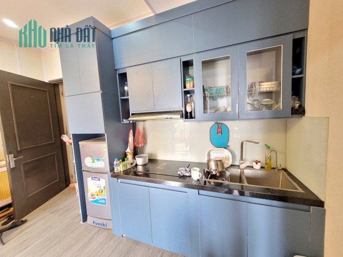 Cực hiếm CC Việt hưng dt 36m giá 850 triệu 1 ngủ 1 wc full đồ.