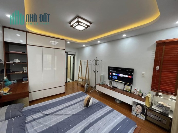 Dân xây ô tô đỗ cổng nội thất VIP Lĩnh Nam 46m 3PN giá 3.15 tỷ