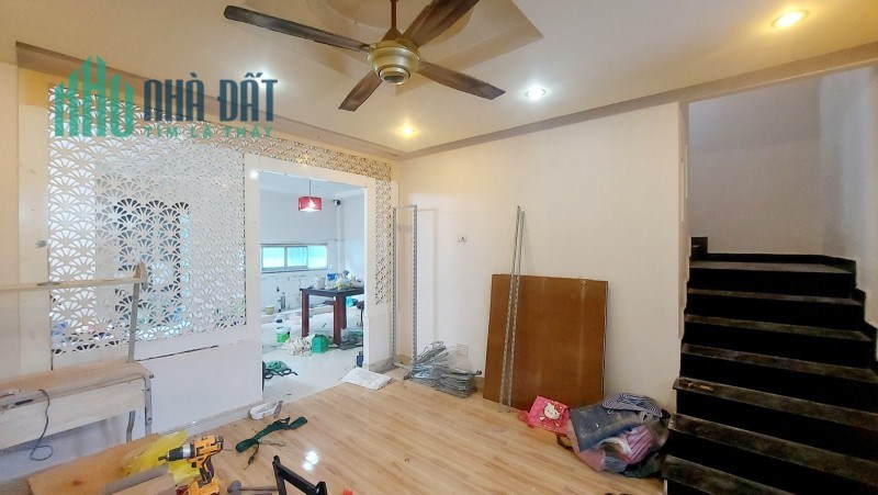 Bán nhà HXH đường Trường Chinh, Quận 12, 84m2, 3PN, giá 3 tỷ 4 TL.