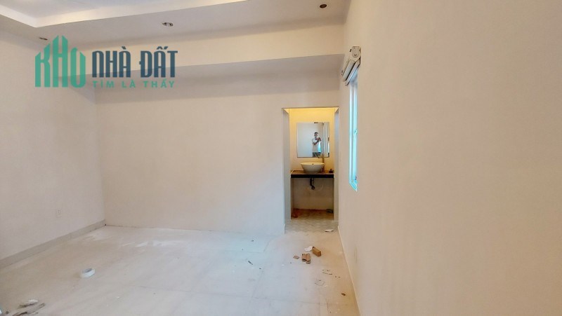 Bán nhà HXH đường Trường Chinh, Quận 12, 84m2, 3PN, giá 3 tỷ 4 TL.