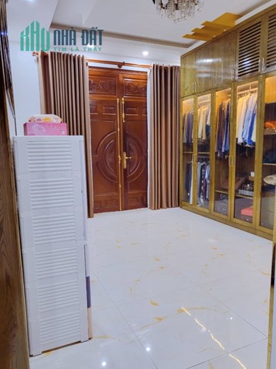 Nhà NGỘP 4 TỶ Quận 11, HẺM XE HƠI, 63m2, 8 TỶ HẠ CÒN 6 TỶ, 4 Phòng