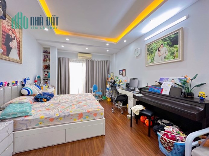 BÁN NHÀ MẶT PHỐ TRƯƠNG ĐỊNH, VỊ TRÍ ĐẮC ĐỊA, VỈA HÈ, 2 Ô TÔ TRÁNH