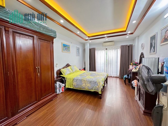 BÁN NHÀ MẶT PHỐ TRƯƠNG ĐỊNH, VỊ TRÍ ĐẮC ĐỊA, VỈA HÈ, 2 Ô TÔ TRÁNH