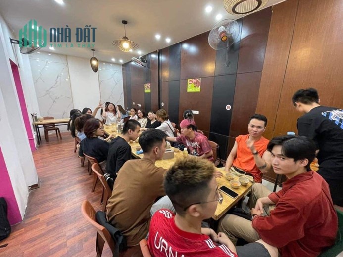 SANG NHƯỢNG CỬA HÀNG GẤP MÔ HÌNH ( CƠM VĂN PHÒNG VÀ NHẬU )