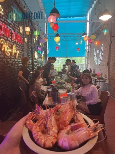 SANG NHƯỢNG CỬA HÀNG GẤP MÔ HÌNH ( CƠM VĂN PHÒNG VÀ NHẬU )