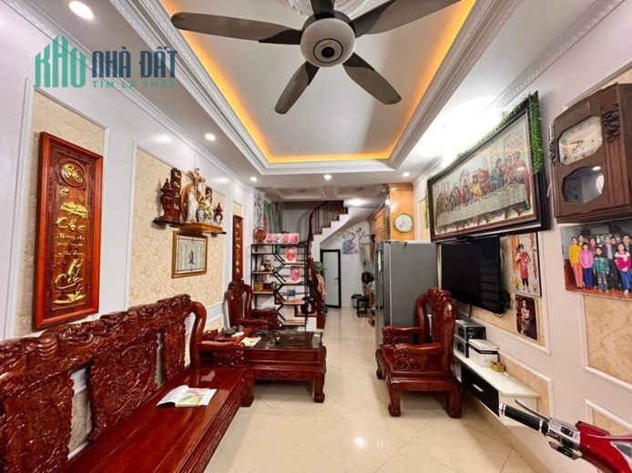 BÁN NHÀ PHỐ LÊ THANH NGHỊ, GẦN ĐẠI HỌC BÁCH KHOA, KHU VỰC DÂN TRÍ CAO, GIÁ 5.X TỶ
