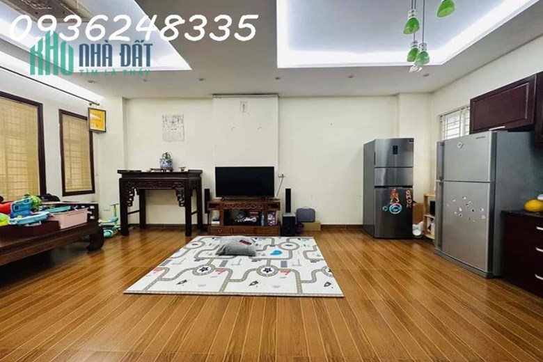 Bán nhà đẹp 60m2, 5 tầng, MT 6m, ô tô vào nhà