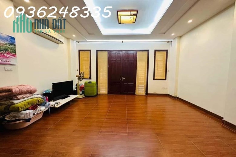Bán nhà đẹp 60m2, 5 tầng, MT 6m, ô tô vào nhà