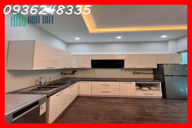 Nhà đẹp chính chủ sát phố Hoàng Cầu, 47m2, 4 tầng, khung cột bê tông chắc chắn