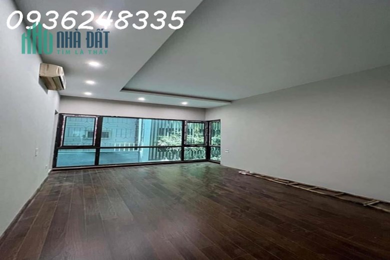 Nhà đẹp chính chủ sát phố Hoàng Cầu, 47m2, 4 tầng, khung cột bê tông chắc chắn