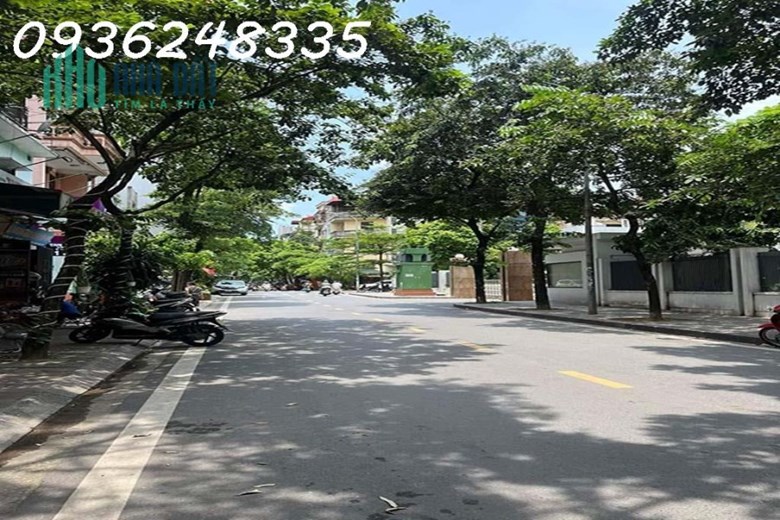 Nhà đẹp chính chủ sát phố Hoàng Cầu, 47m2, 4 tầng, khung cột bê tông chắc chắn