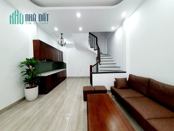 Bán nhà phố Tân Mai, 30m2 x4 tầng, MT 4,5m , lô góc