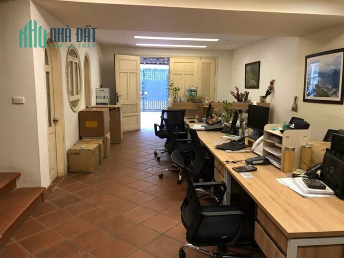 💥 Biệt thự Đặng Thai Mai, Tây Hồ, Ô tô vào nhà, 146m2 4T MT 6m, Chỉ 25.5 Tỷ 💥