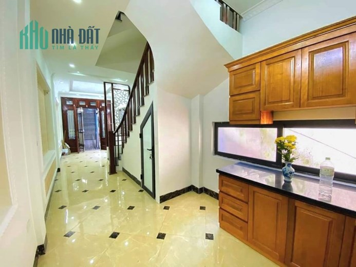 Bán nhà ngõ 1 Bùi Xương Trạch 38m2, 5T nhình 4 tỷ lô góc ngõ oto, cách phố vài bước chân