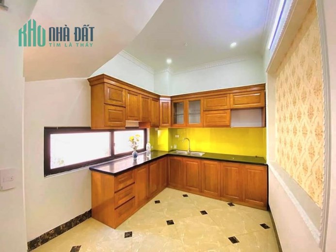 Bán nhà ngõ 1 Bùi Xương Trạch 38m2, 5T nhình 4 tỷ lô góc ngõ oto, cách phố vài bước chân