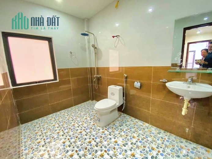Bán nhà ngõ 1 Bùi Xương Trạch 38m2, 5T nhình 4 tỷ lô góc ngõ oto, cách phố vài bước chân