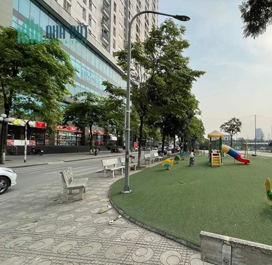 BÁN SHOP ĐẾ TÒA CHUNG CƯ TÒA GEMEK TOWER, KINH DOANH ĐỈNH, VỈA HÈ, Ô TÔ. DT 59M, GIÁ 3TỶ 25.