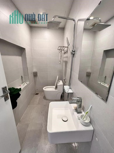 Nhà mới đẹp lung linh, 2 ngủ, 66m2, 10 bước chân ra phố trung tâm Láng Hạ 3.43 tỷ
