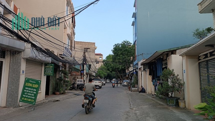 Nhỉnh 4 tỷ bán nhà mặt phố Bồ Đề, Long Biên, Kinh doanh đỉnh