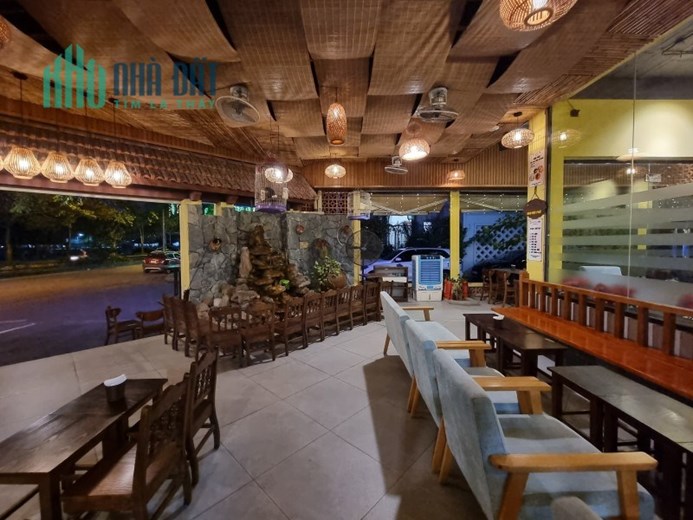 Bán Biệt thự TP Giao Lưu, Bắc Từ Liêm. 368m2x4; MT36m; giá 118 tỷ. Phương