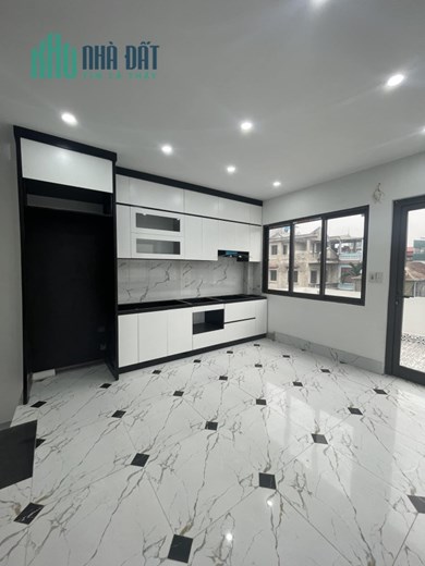 Bán Nhà Phố Tôn Thất Tùng Đống Đa 6 Tầng Xây Mới DT 35m MT Rộng 7m Ngõ Gần Phố Giá Nhỉnh 5 Tỷ