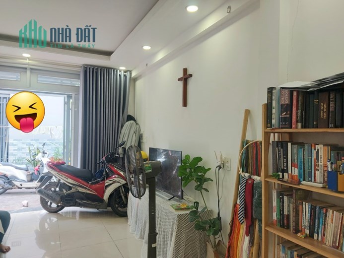 Bán Nhà Lã Xuân Oai, Quận 9, 50m2, 2 Tầng Đúc, HXH 10m  Ngộp Bank Bán Gấp