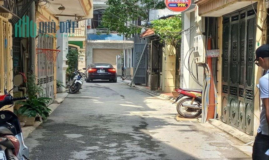 Bán nhà Phố Gia Thụỵ, Long Biên, đường rộng ô tô thông, vuông vắn, 83m2x 4 tầng, 10 tỷ