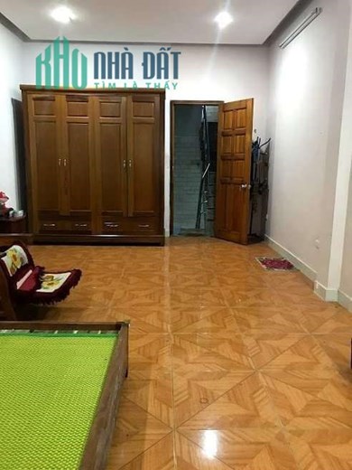Bán nhà Phố Gia Thụỵ, Long Biên, đường rộng ô tô thông, vuông vắn, 83m2x 4 tầng, 10 tỷ