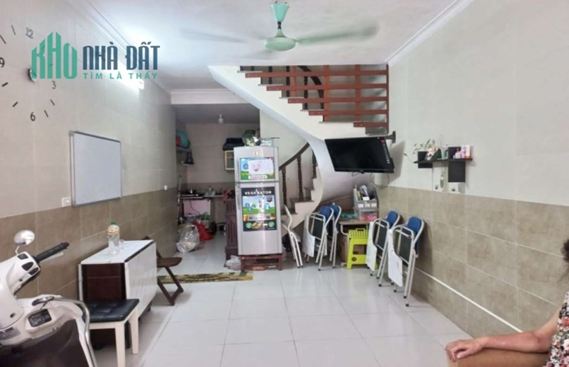 Bán nhà Phố Gia Thụỵ, Long Biên, đường rộng ô tô thông, vuông vắn, 83m2x 4 tầng, 10 tỷ
