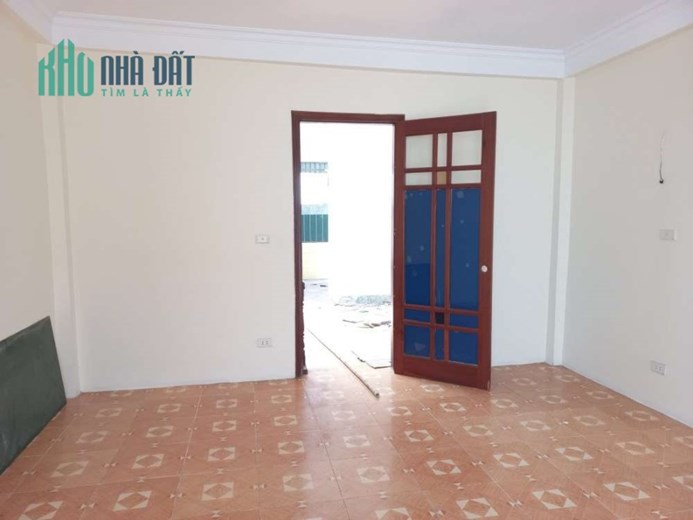 Bán nhà Phố Gia Thụỵ, Long Biên, đường rộng ô tô thông, vuông vắn, 83m2x 4 tầng, 10 tỷ