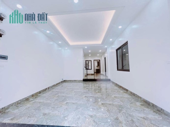 Bán nhà phố Cát Linh, Đống Đa, Hà Nội. Ô tô, thang máy, siêu KD, 70m² x 8T, MT 4,2m. Chỉ 28,5 tỷ.