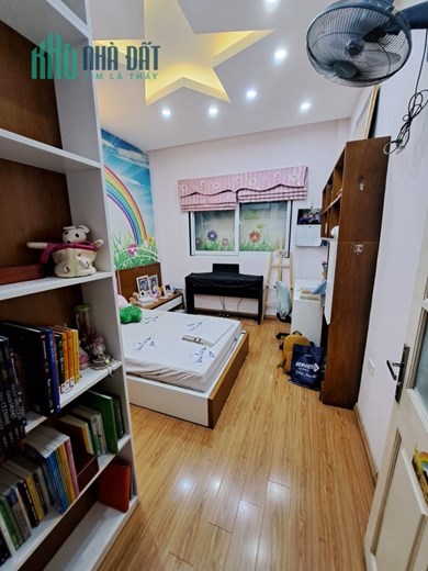 Nhà Hào Nam, Đống Đa, ô tô đõ cửa vào nhà, 47 m2 x 4 tầng, kinh doanh, an sinh đỉnh