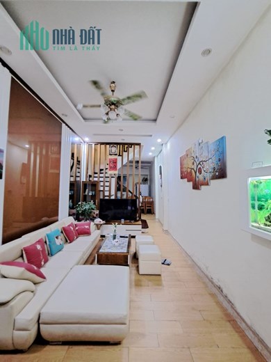 Nhà Hào Nam, Đống Đa, ô tô đõ cửa vào nhà, 47 m2 x 4 tầng, kinh doanh, an sinh đỉnh