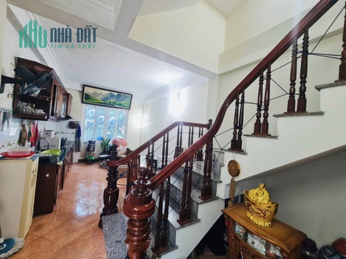 Bán nhà riêng khu phân lô cán bộ phố Kim Mã Thượng, Ba Đình, Hà Nội. Lô góc 3 mặt thoáng, ô tô đỗ