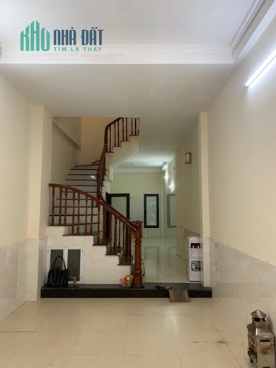 "- Cho thuê nhà nguyên căn ô tô tránh, kinh doanh tại ngõ 148 đường Thanh Bình,  Hà Đông 65m2 * 4