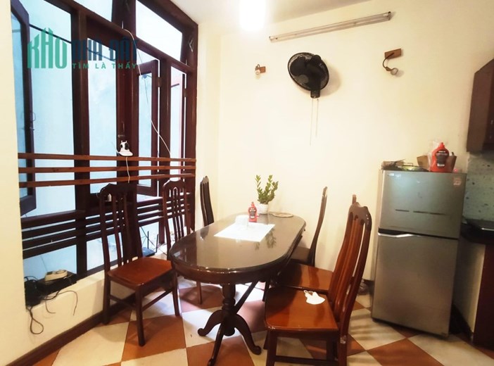 Bán nhà Minh Khai, 48m x 6 tầng, 5.5 tỷ, cách 10m ra mặt phố, ô tô đỗ cổng