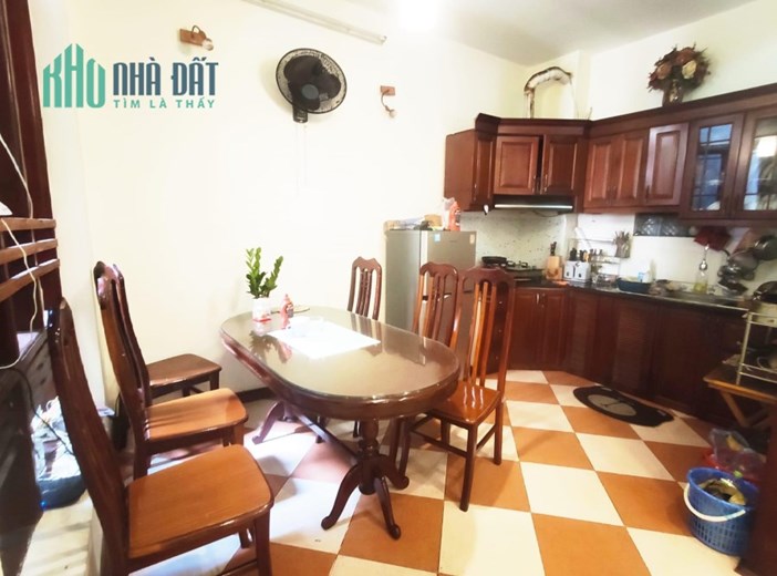 Bán nhà Minh Khai, 48m x 6 tầng, 5.5 tỷ, cách 10m ra mặt phố, ô tô đỗ cổng