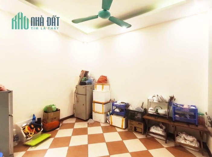 Bán nhà Minh Khai, 48m x 6 tầng, 5.5 tỷ, cách 10m ra mặt phố, ô tô đỗ cổng