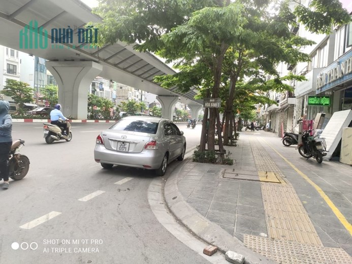 Bán nhà Minh Khai, 48m x 6 tầng, 5.5 tỷ, cách 10m ra mặt phố, ô tô đỗ cổng